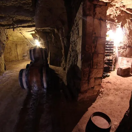 Beaulieu La Source סומור